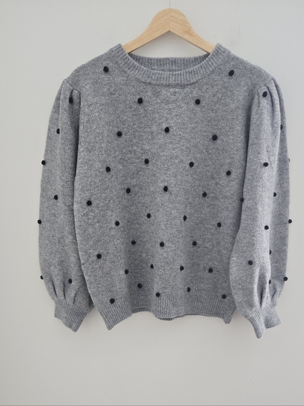 Avara Gray Black Polka Dot Puff Sleeve Sweater Size L